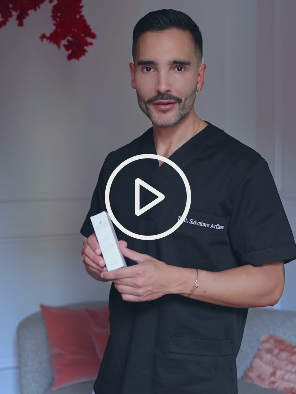 Il Dr. Salvatore Artiano spiega come usare Lip Lasting Idratante Labbra
